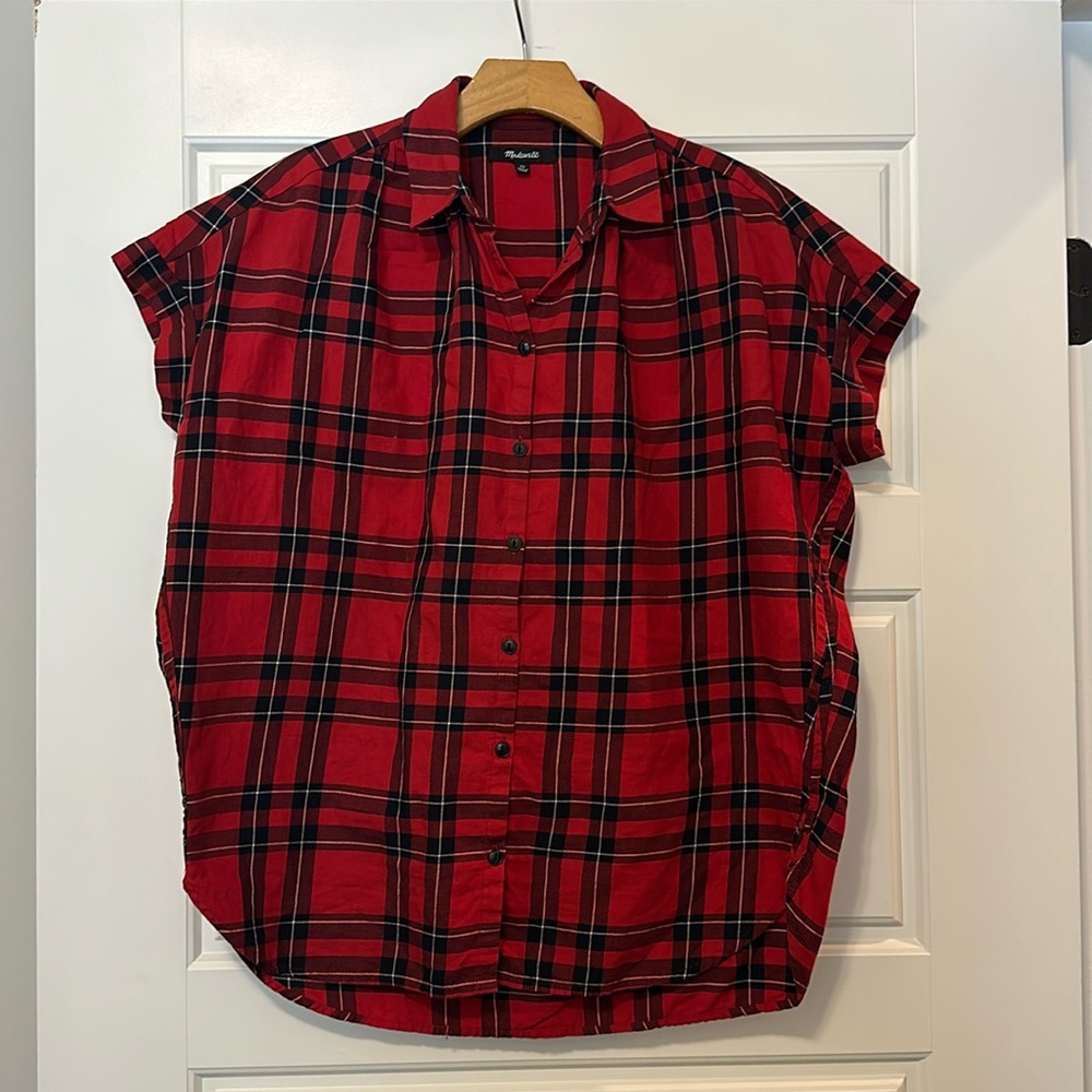 Madewell sleeveless collared women’s shirt.  Size XS
